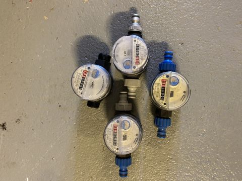 4 vandmålere ( brugte )